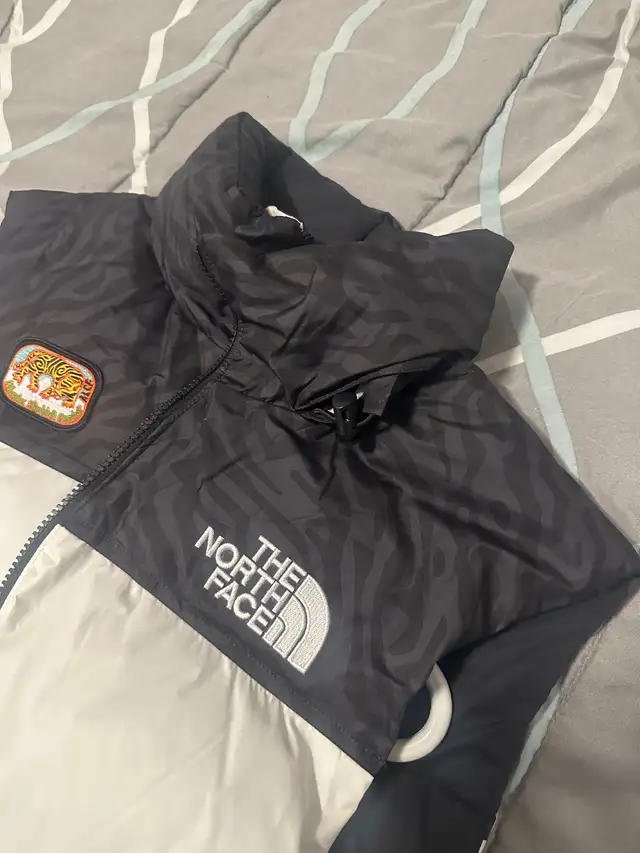 The north face 700 nuptse Limited in Men's in City of Montréal - Image 5