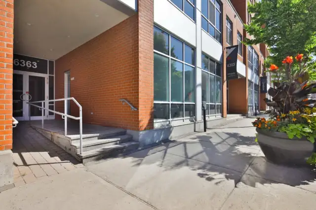 Voici un 3½ clé en main, au cœur de la Petite Italie