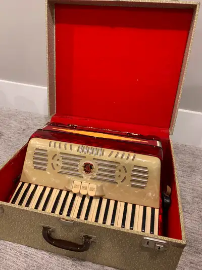 G. Cavalli Recanati 41 key/120 Bass Piano Accordion, View more