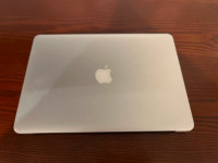 MacBook Air 15.7”