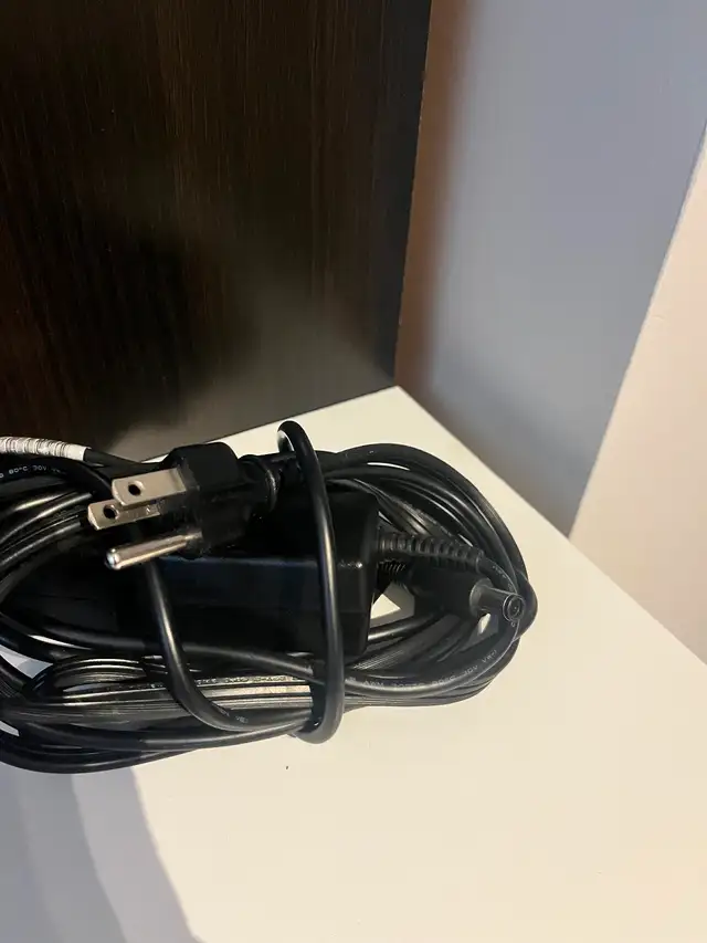 HP Laptop Power Adapter 65W in Laptop Accessories in City of Toronto - Image 3