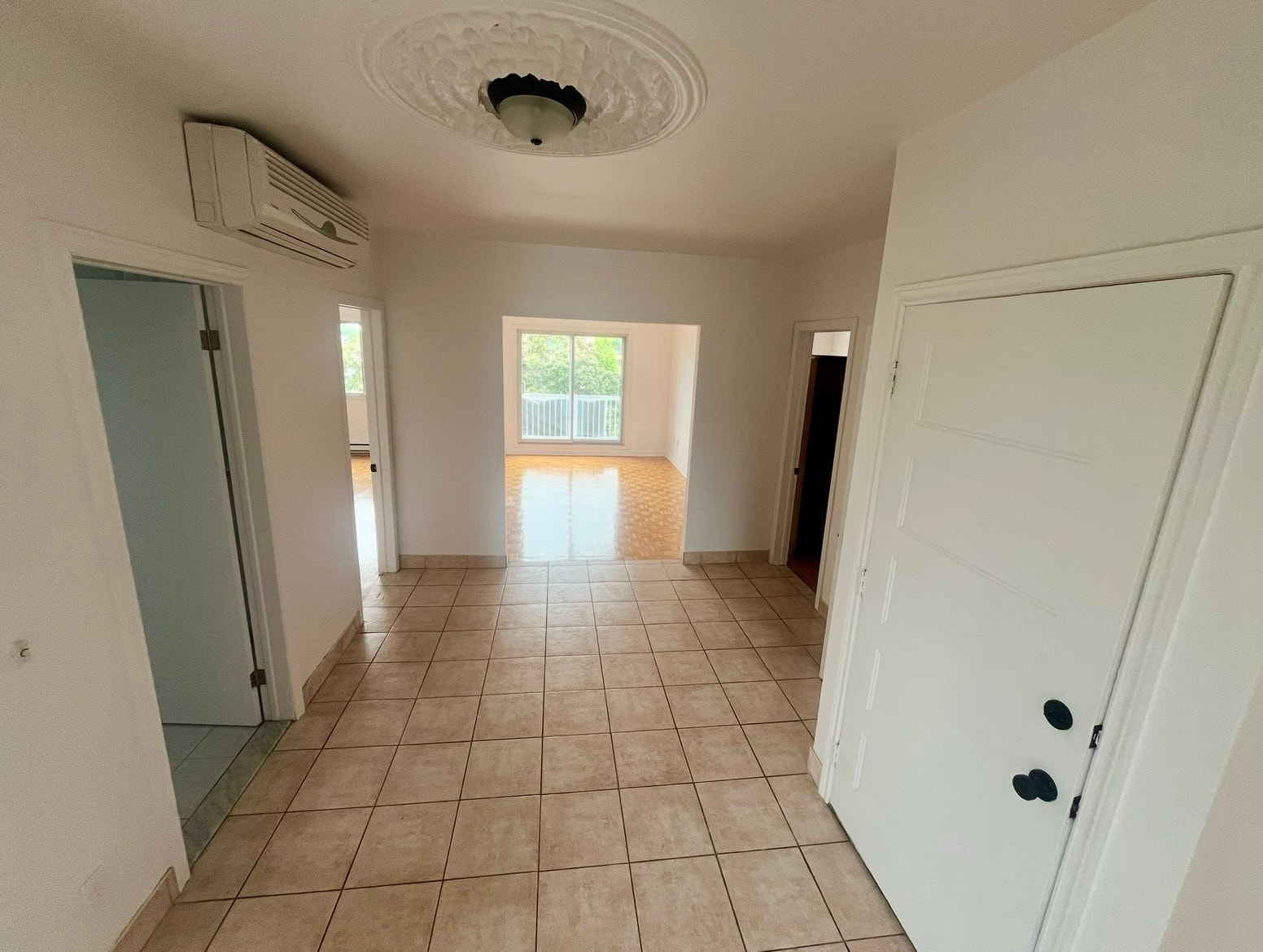 6 1/2 Renové Lumineux et spacieux — photo 3