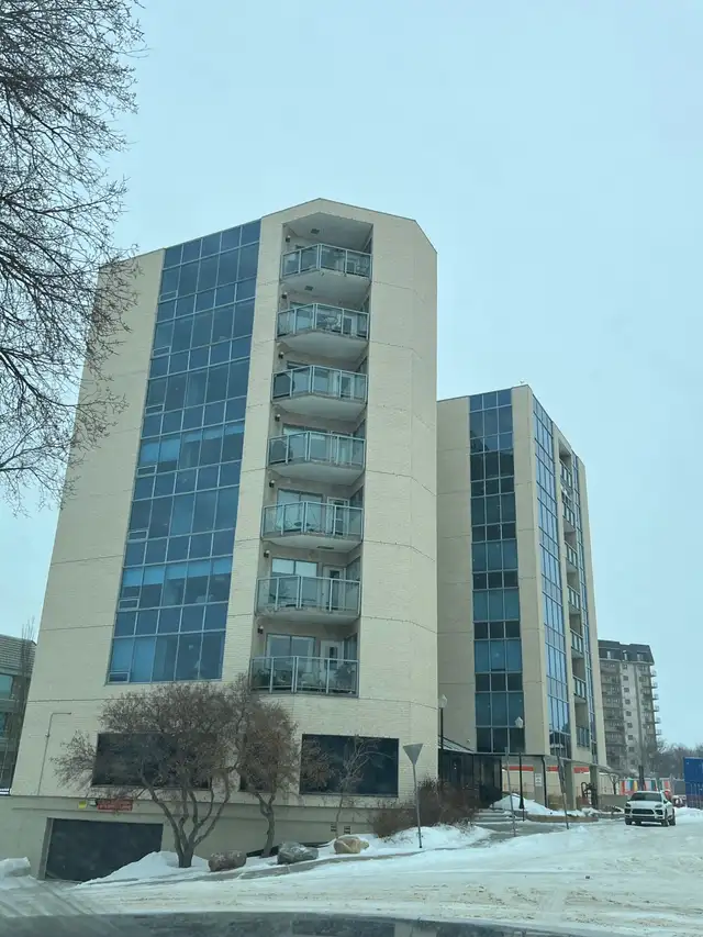 Downtown Saskatoon Riverfront Condo for Rent | 2 Bed   2 Bath