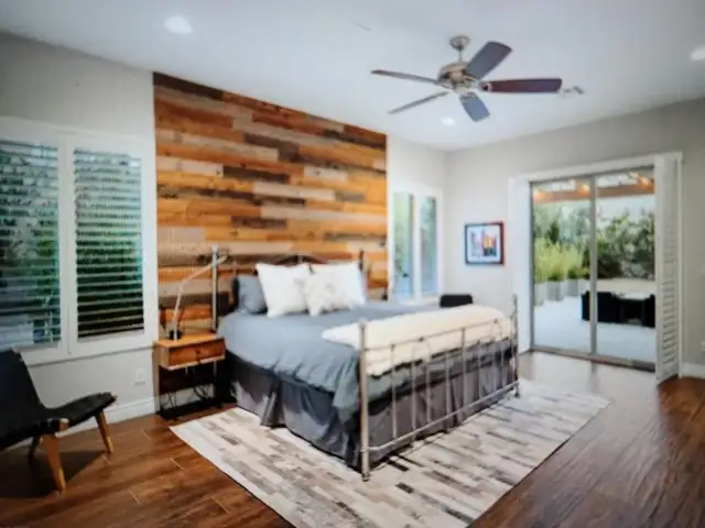 CAL KING BED FRAME in Beds & Mattresses in Kelowna - Image 2