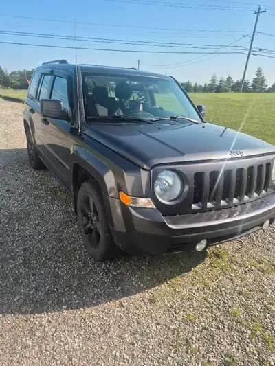 2015 jeep patriot 4x4 Brand new inspection sticker Everything works great on it ! Brand new tires Ap...