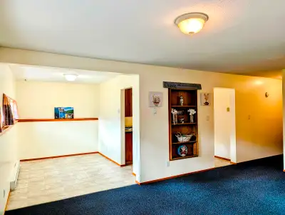 Located in a safe, quiet and family-friendly neighborhood. Close to schools, parks, trails, and shop...