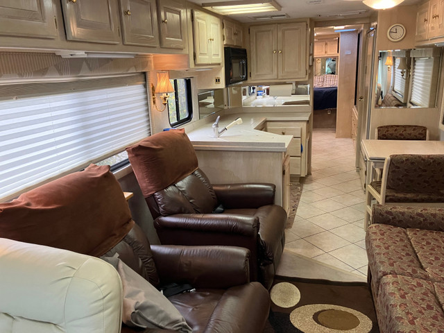1996 Monaco RV 40ft - Diesel Push in RVs & Motorhomes in Calgary - Image 3