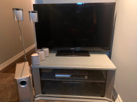 Tv stand/47” Samsung TV/JVC surround system 1000 W