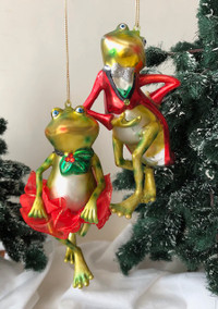Glass Christmas Ornaments Fancy Dancing Mr & Mrs Frog Red Green