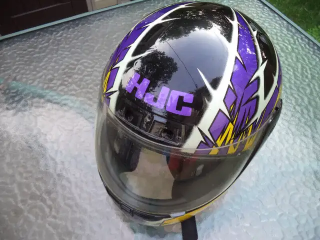 casque de moto in Motorcycle Parts & Accessories in Longueuil / South Shore - Image 2