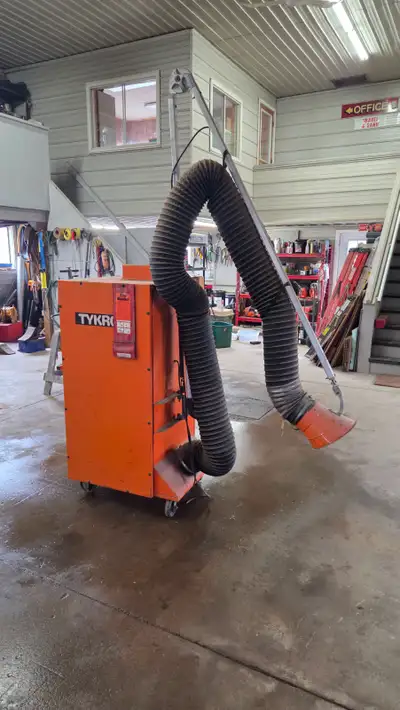 Smoke sucking unit with filters for welding excellent condition Phone call only please 902-396-9000