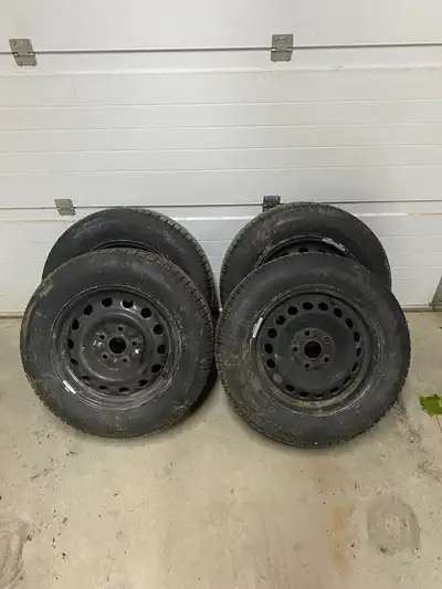 Brand new set of Nordman Solstice all season tires on 5 lug 15” steelies. Tire size is 195/65/R15. W...