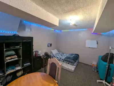 Room for rent Etobicoke