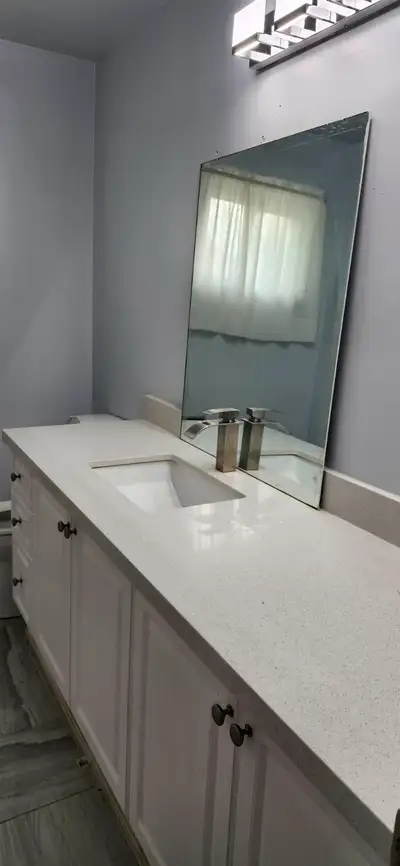 Clean safe quiet room for rent 700$ / month