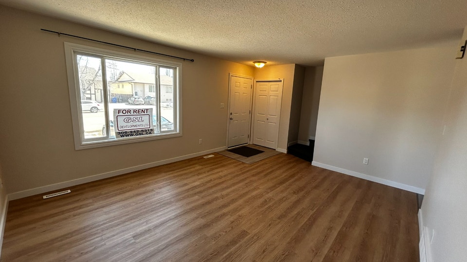 Silverwood Hts. Duplex, 306-880-7838 www.gsl.ca 4