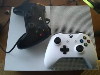 Amazing Offer of a used XBOX ONE, condition is like new ( rarely used ) 512 GB with one wireless con...