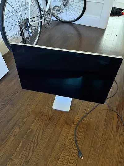 Apple Studio Display 2023, View more
