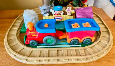 Tranche d’âges : 18 mois+/ on entend 5 sons…40$. Vintage Little Tikes - rare. 1.- Un train pour les...