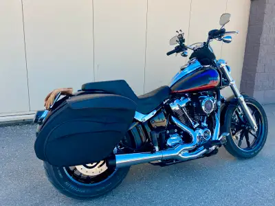 - Owned since 130 kms. Great shape and stored in heated garage. - Chrome fork lowers. - Powder coate...