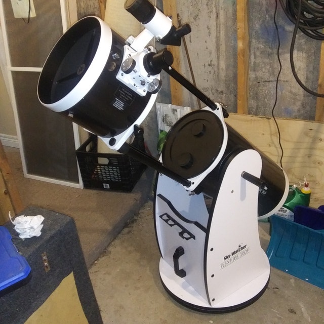 Skywatcher 10" Flextube Dobsonian telescope Hobbies & Crafts