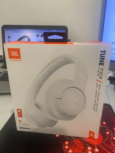 JBL - Casque d'écoute Bluetooth à isolation sonore Tune 720BT, View more