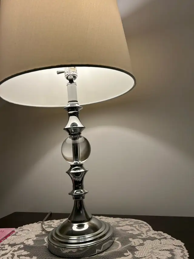 Lamp with shade in Indoor Lighting & Fans in Mississauga / Peel Region - Image 6