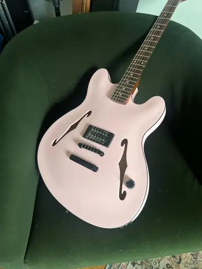 Fender Tom Delonge Starcaster - Shell Pink with Hardshell Case, View more