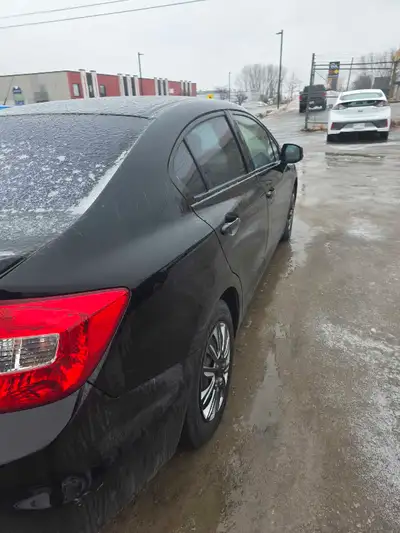 Une aubaine à ce prix là!! L auto roule super bien