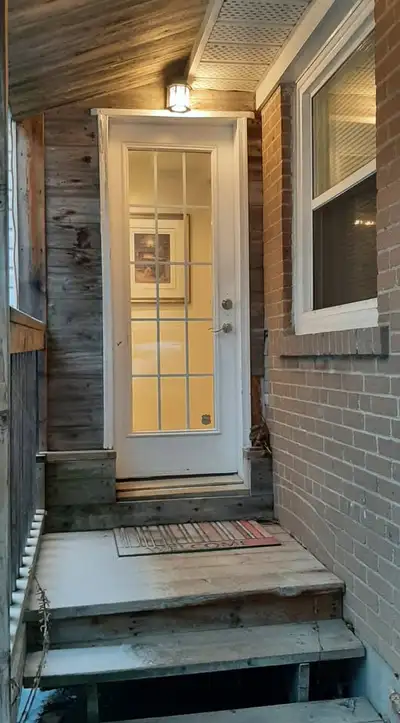 PRIME YONGE ST and STEELES AVE LOCATION. LARGE, CLEAN 2 BEDROOM ➕ DEN. Spacious rooms. PRIVATE SEPAR...