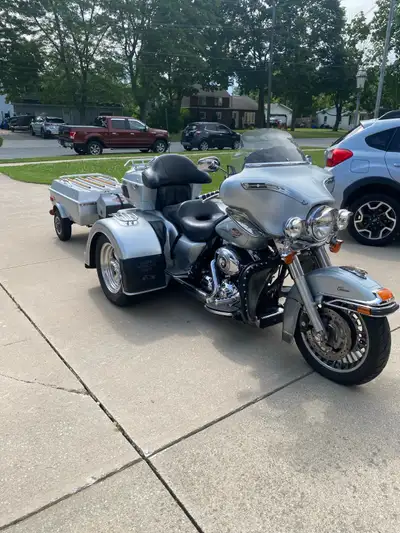 Package Deal 2010 Harley-Davidson Electra Glide Motor Trike – 142,487 km Ready to hit the open road!...