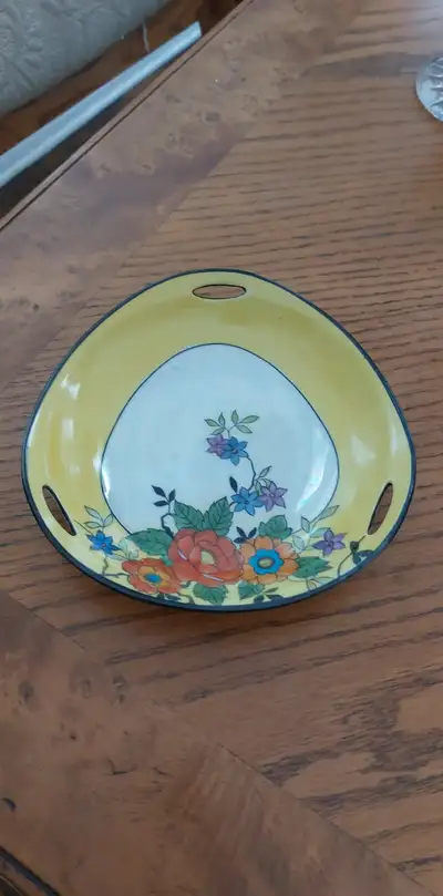 Beautiful vintage Japanese Noritake 8 by 5" dish