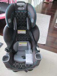 Graco Extend2Fit convertible car seat