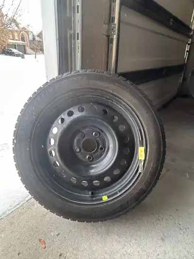 Winter tires with rims, only driven 2,000km, about 90% condition,