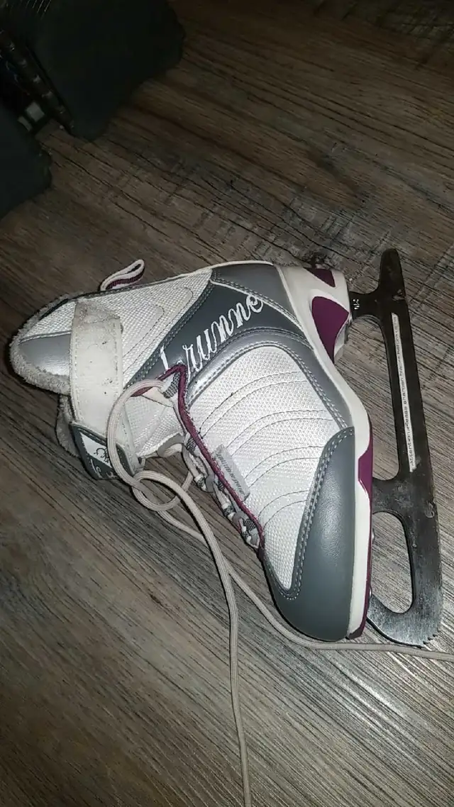 Bladerunner Vela XT  IceSkates   Size US: 5 Female in Skates & Blades in Ottawa - Image 5