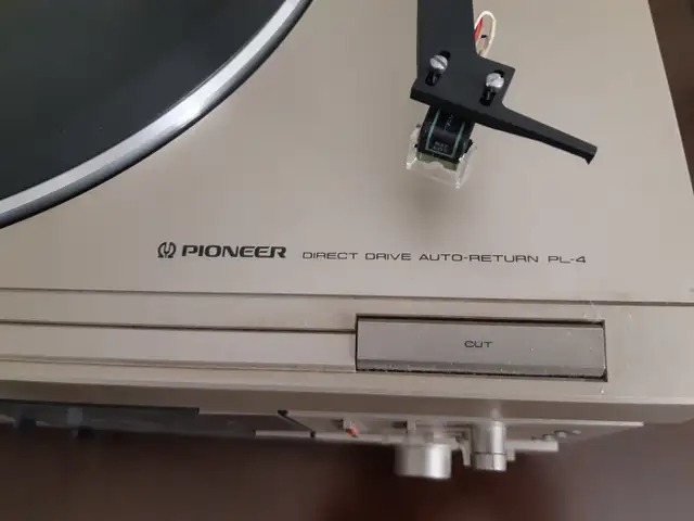 Pioneer Turntable  PL-4  in great working condition in General Electronics in Oshawa / Durham Region - Image 4
