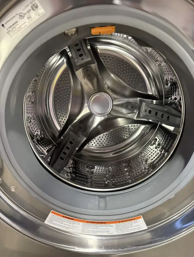GAS Stackable Set “LG” Washer / Dryer H39/W27/D30 in Washers & Dryers in City of Toronto - Image 6