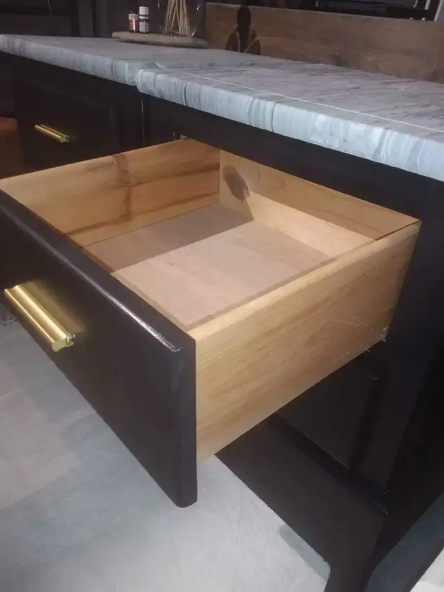 Pair of Night Tables - Custom Finish in Dressers & Wardrobes in Ottawa - Image 6