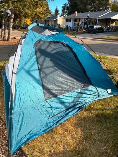 North Trail Clip Laredo V, 4-person dome tent, View more