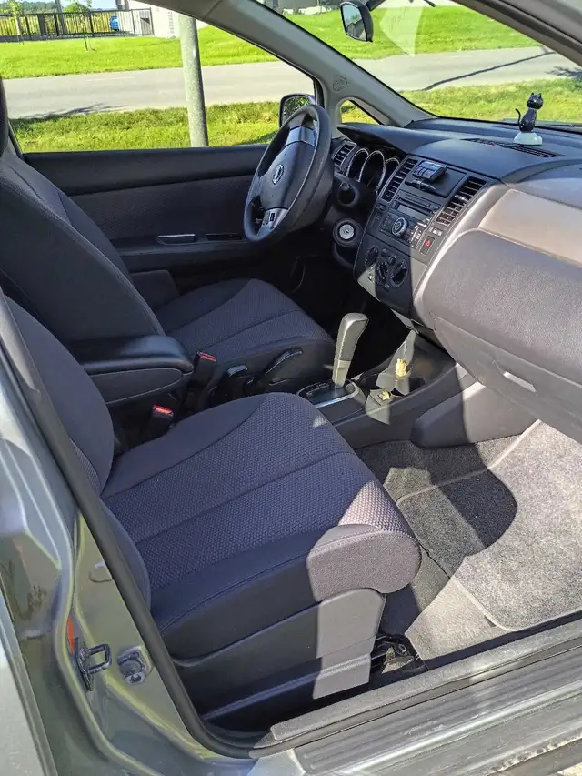 Nissan Versa 2009541162124315217925