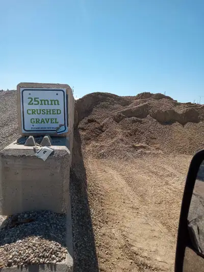 MUDDY DRIVEWAY REPAIRS / RESURFACING SERVICES. LUCKY # LANDSCAPE 40 333 6 777 1 AFFORDABLE GRAVEL IN...
