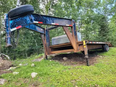 30 ft flat deck trailer. 2006 H & H. Deckover plus gooseneck. Includes the 4 tires on the trailer, a...