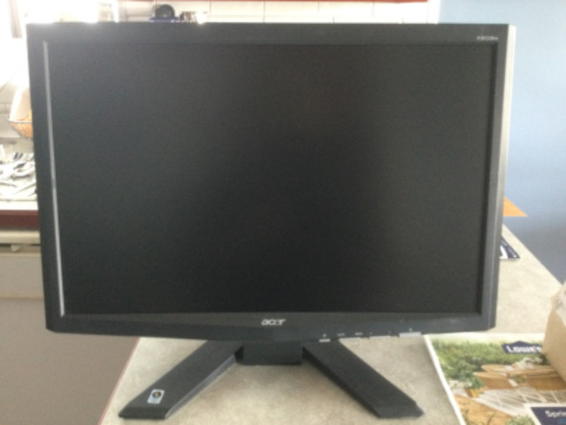 MINT ACER 20 INCH MONITOR in Monitors in Mississauga / Peel Region