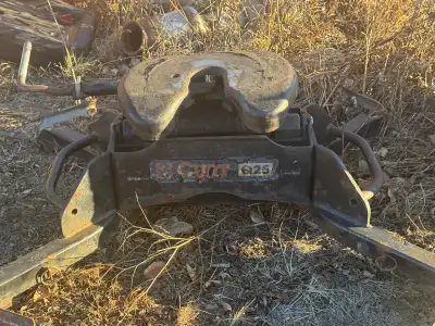 Curt Q 25 hitch Ram Puck System