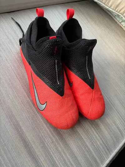 Nike Phantom VSN Soccer Cleats - Red, View more