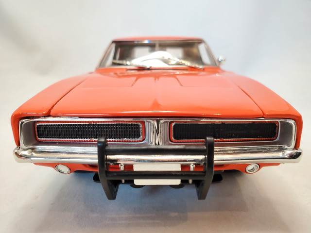 1:18 Ertl The Dukes of Hazzard General Lee 1969 Dodge Charger in Arts & Collectibles in Kawartha Lakes - Image 4