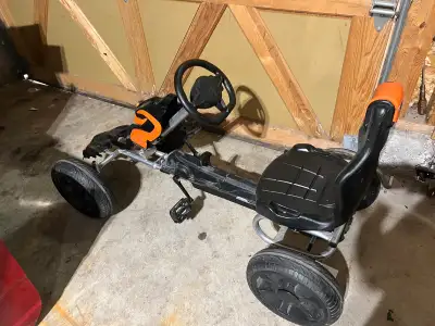 pedal go-cart used a few times Price is firm !!!!! Do not deliver Cash only !!!!!!! Pick up Bowmanvi...