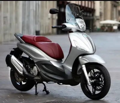 Cruising around town has never been easier with this bv 350 scooter! This scooter has been meticulou...