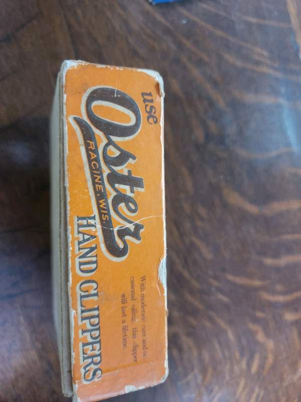 Vintage Oster hand clippers  in Arts & Collectibles in Oshawa / Durham Region - Image 2