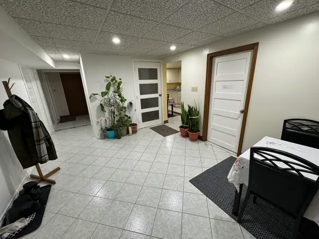 Private room for rent in Vaughan in Room Rentals & Roommates in Mississauga / Peel Region - Image 4