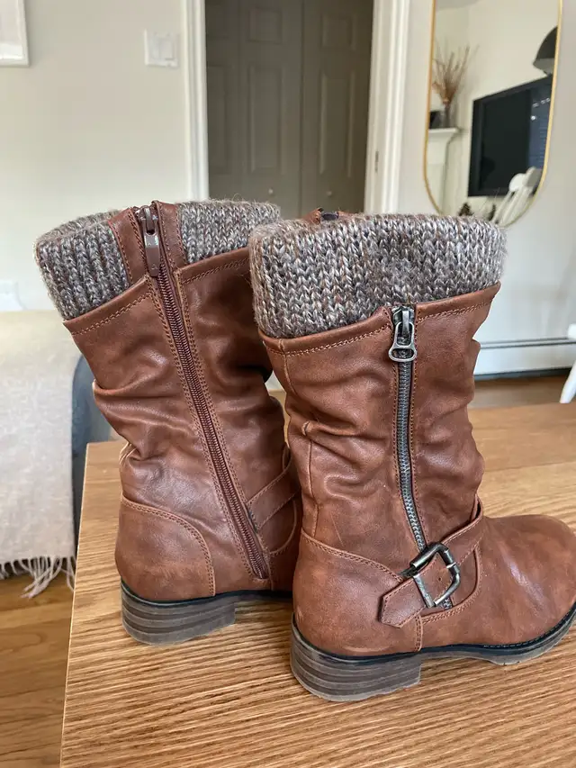 Girls Boots in Kids & Youth in Dartmouth - Image 2